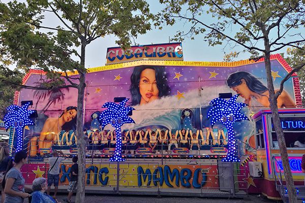 拉斯维加斯9888照明的娱光灯用在西班牙游乐装备展示