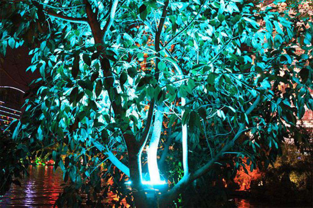 拉斯维加斯9888照明的RGB投光灯用在海内景观亮化项目